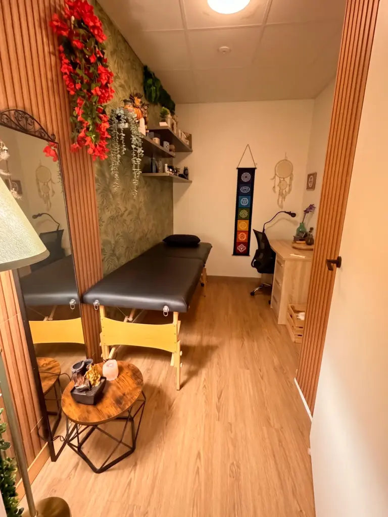 Cabina de terapias de nuestra peluquería consciente en Tomares